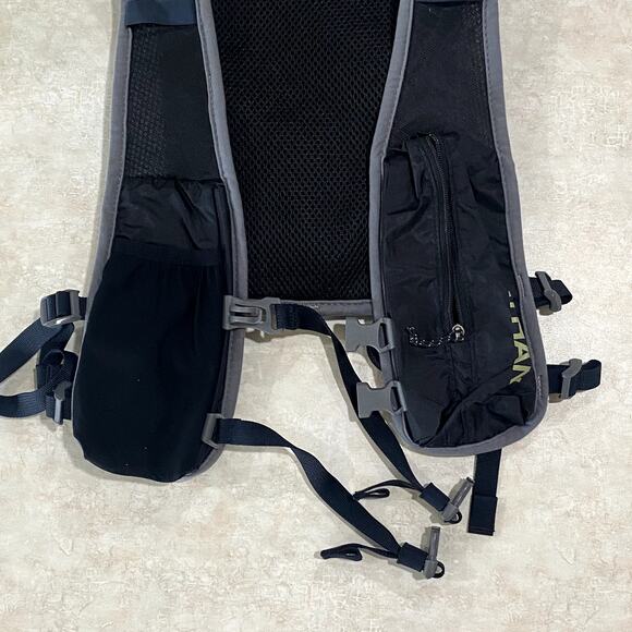 Nathan Hydration Backpack Running Pack in Black - Picture 6 of 6